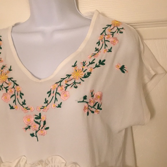 NWOT Floral white peplum top - Picture 5 of 8